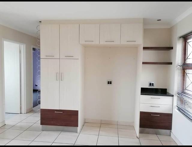 3 BEDROOM TOWNHOUSE RENTED IN LORRAINE
